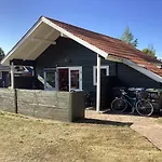 4 Person In Hovborg-by Traum
