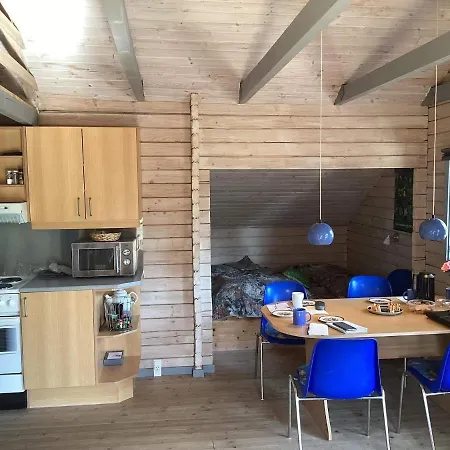 4 Person In Hovborg-by Traum