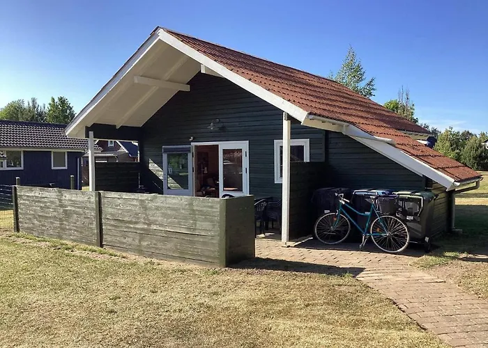 4 Person In Hovborg-by Traum