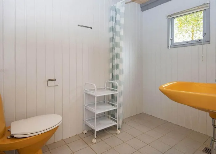 4 Person In Hovborg-by Traum *