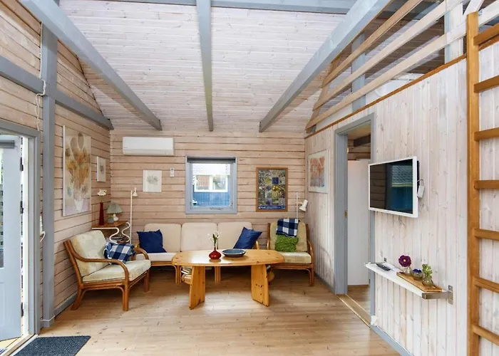 4 Person In Hovborg-by Traum * Hovborg